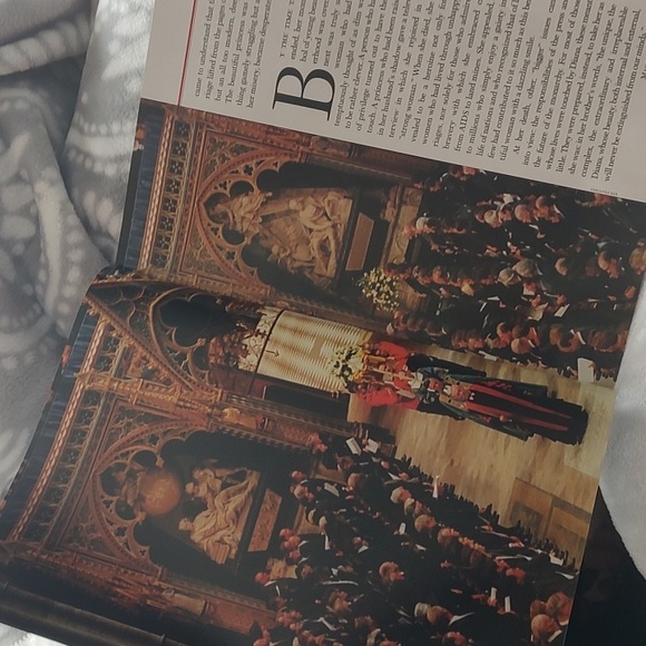 Diana Commemorative Issue,1997 - Picture 9 of 16